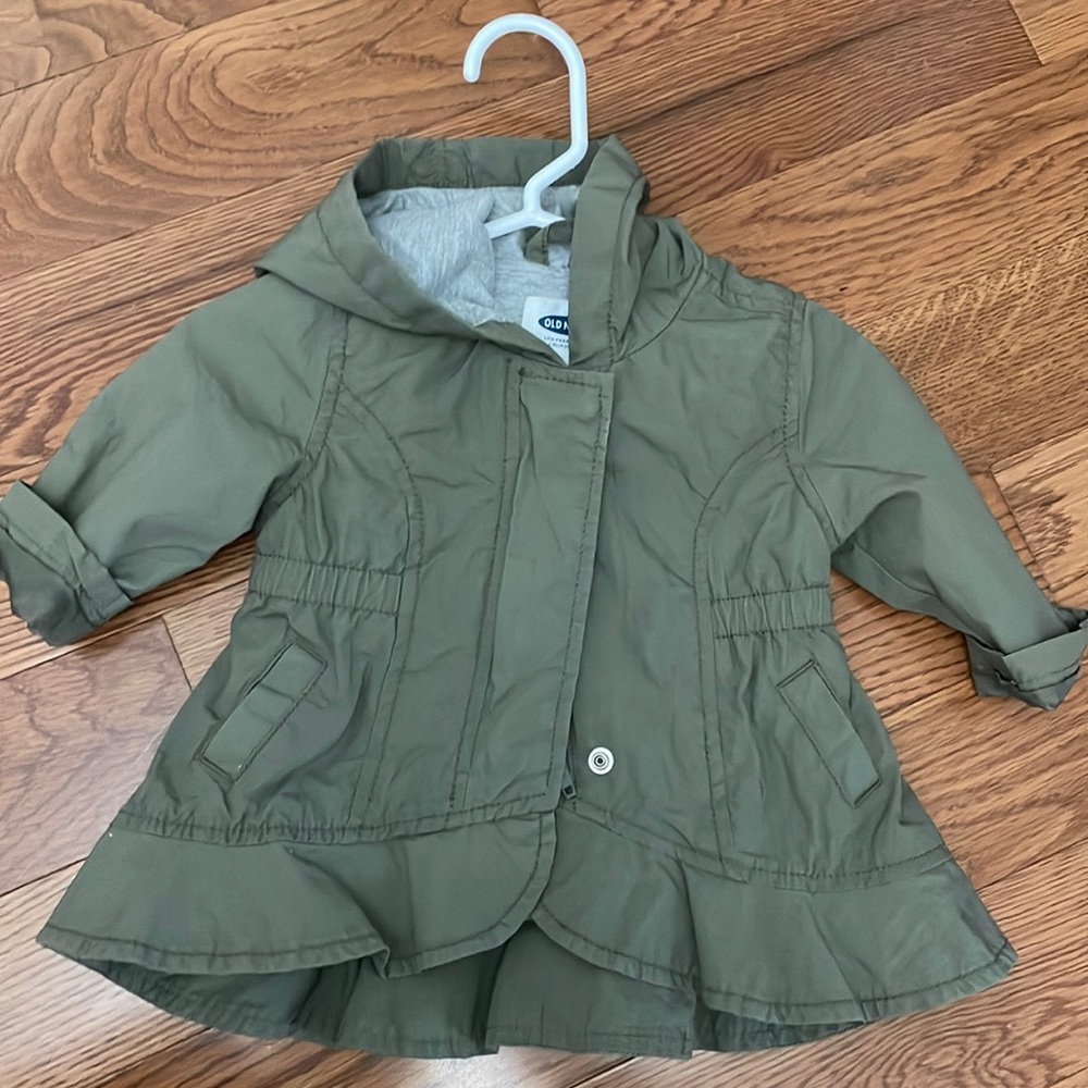Baby girl size 3-6 army green light weight jacket